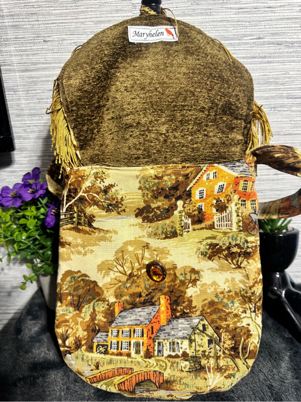 One-of-a-Kind Maryhelen Artisan Tapestry Handbag – Vintage Folk Art Style - Picture 5 of 7